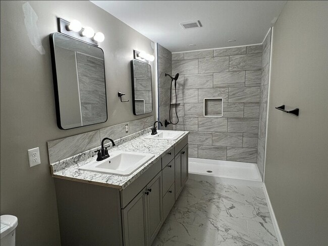 Building Photo - 2805 Big Bend Dr