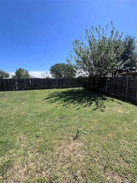 Building Photo - 13728 Village Vista Dr