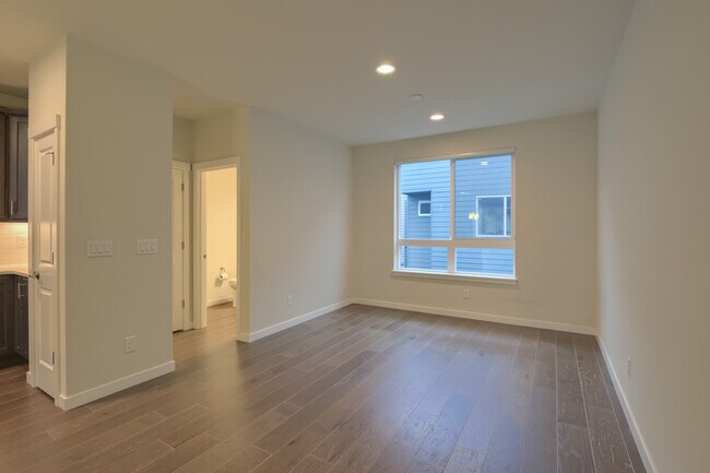 Building Photo - 14661 36th Ct NE