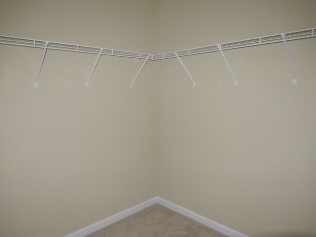 Building Photo - Three Bedroom Townhome in Richlands Close to Everything!!