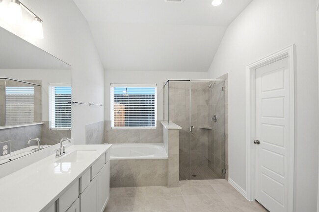 Building Photo - 2106 Villa Flora Ln