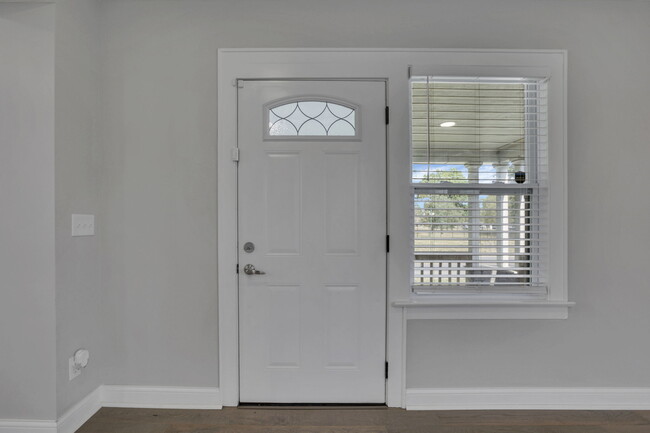 Building Photo - 1745 Sullivant Ave