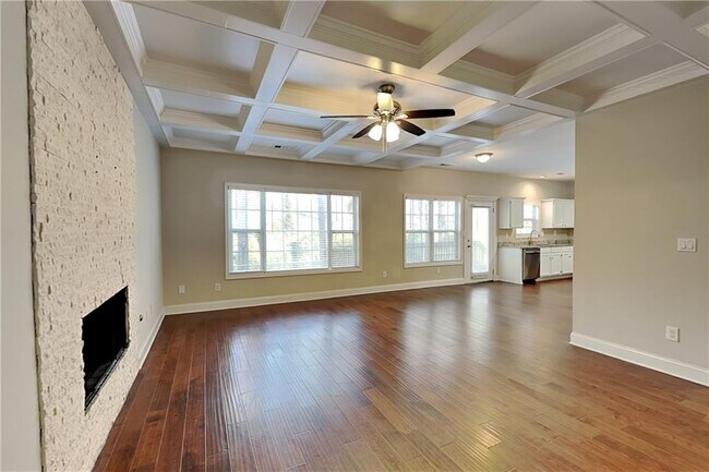 Building Photo - 450 Fairway Walk Dr NE