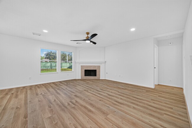 Building Photo - 17422 Bending Post Dr