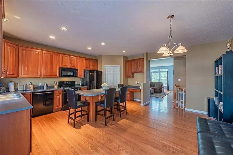 Building Photo - 4019 Village Run Rd