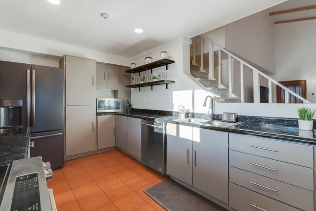 Building Photo - 1063 S Big Bear Rd