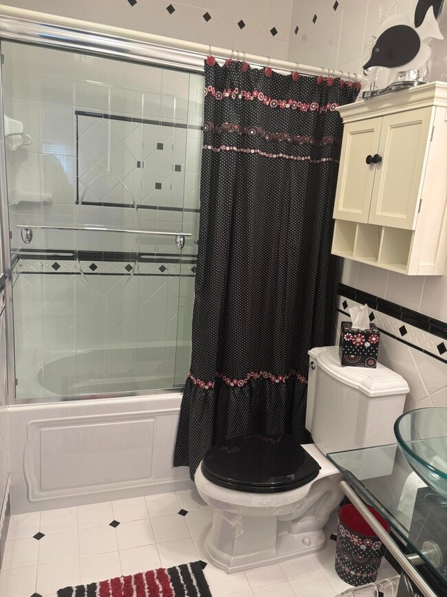 Building Photo - 8608 Bella Vista Dr