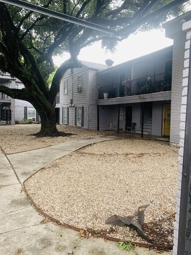 Building Photo - 6225 Tierwester St