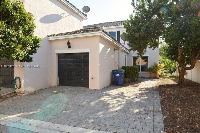 Building Photo - 9365 SW 171st Ct