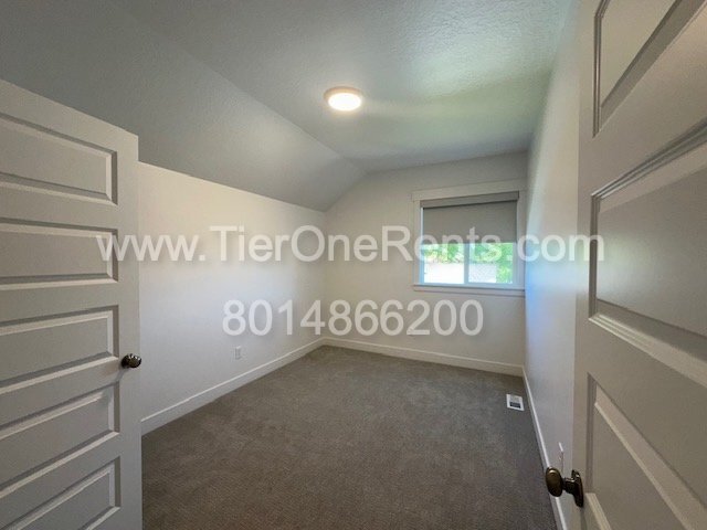Building Photo - This property offers a NO DEPOSIT option a...