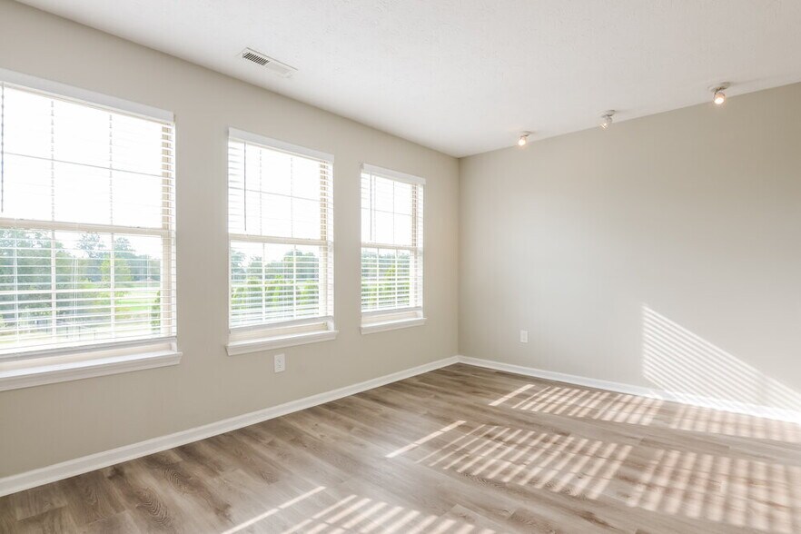 Building Photo - 7764 Shasta Dr