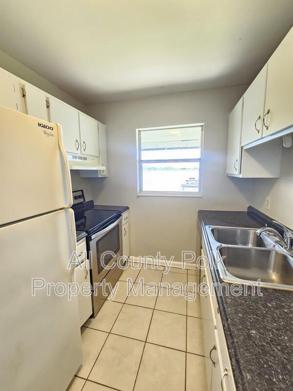 Building Photo - 929 S Buena Vista Dr