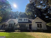Building Photo - 807 Piney Woods Dr