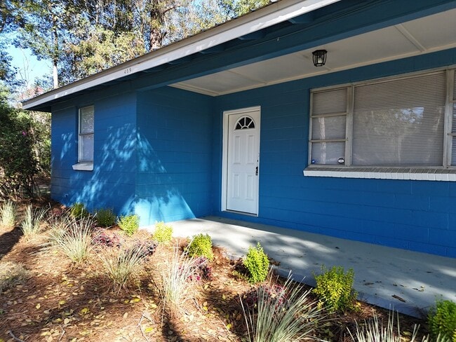 Building Photo - 409 Augusta Ave