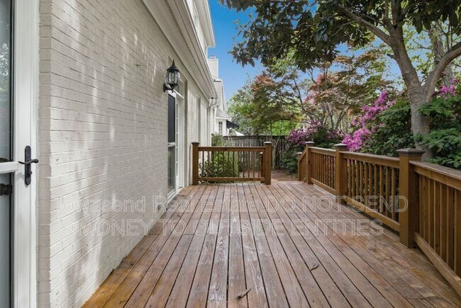 Building Photo - 200 Litchfield Pl