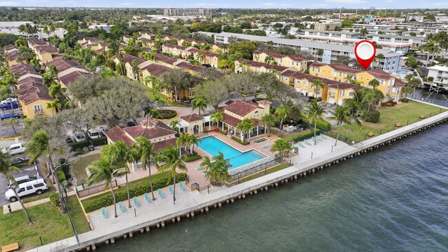 Building Photo - 1155 Lake Shore Dr