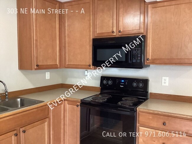 Building Photo - Quaint 2 Bdrm, 1 Bth located in the heart ...