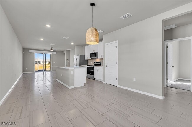 Building Photo - 44254 Frontier Dr