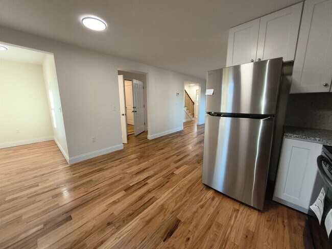 Building Photo - 386 Union Ave