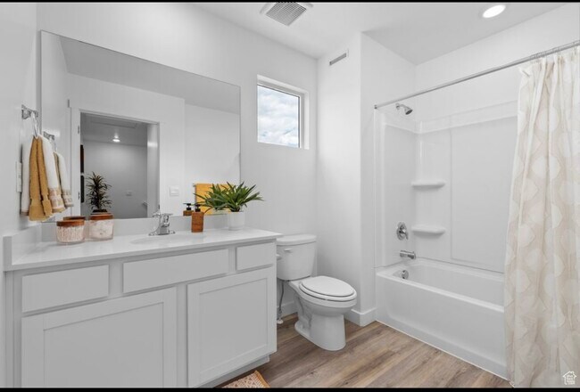 Building Photo - 362 S 1130 W