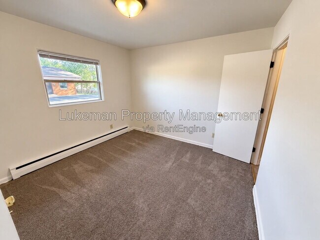 Building Photo - 1524 Henson Ave
