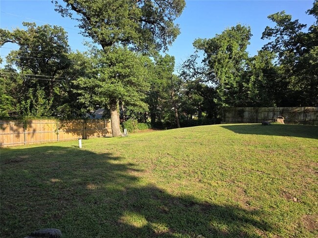 Building Photo - 2708 N Holloway Ave