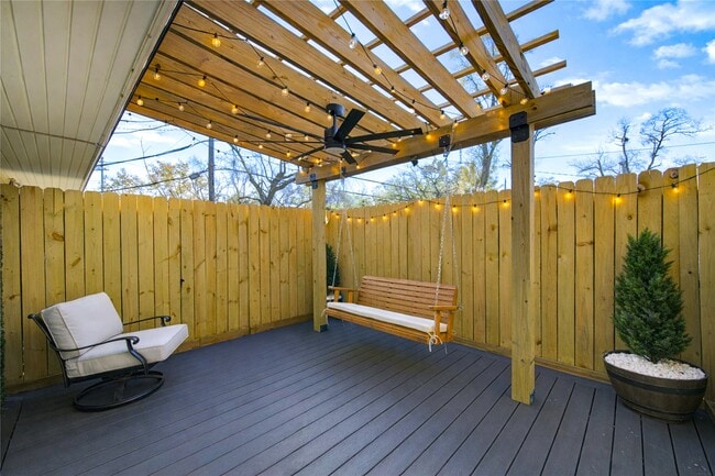 Building Photo - 3201 Westridge St