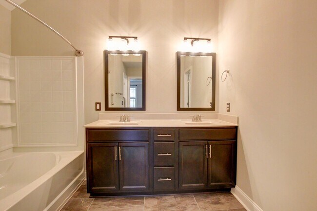 Building Photo - Sharp 3bed 2 ba.  upgrades throughout.