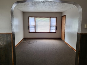 Building Photo - 164 E 119th Pl