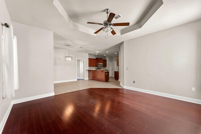 Building Photo - 554 Camellia Ct