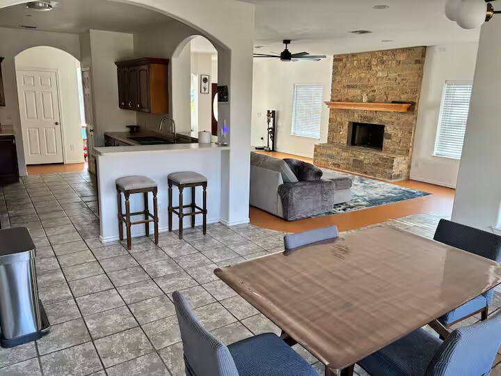 Building Photo - Room in House on Copper Hills Dr