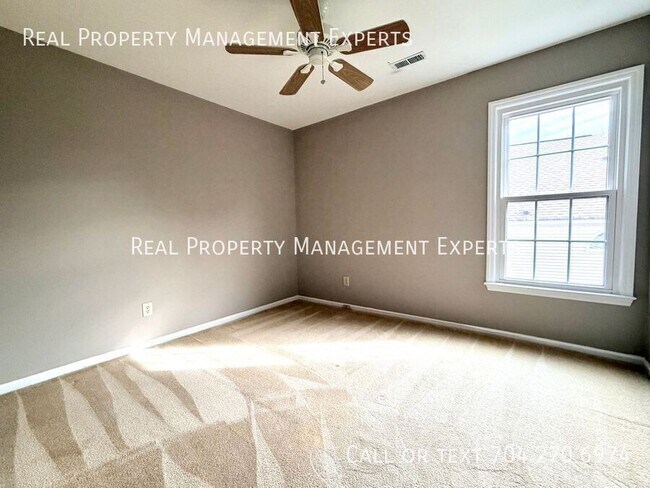 Building Photo - 9315 Pebble Creek Way