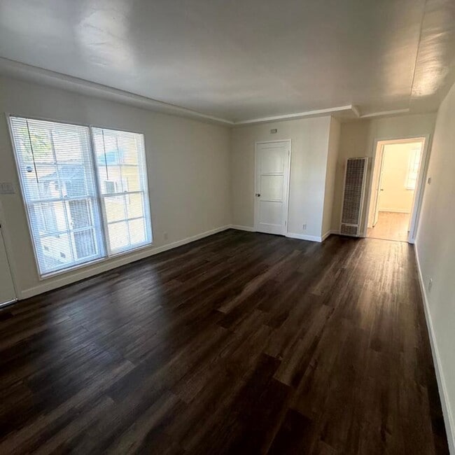 Interior Photo - 5113 W 20th St.