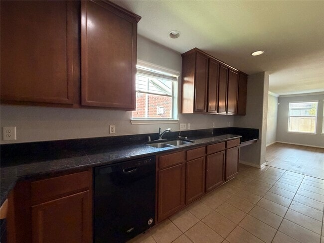 Building Photo - 8023 Clover Leaf Dr