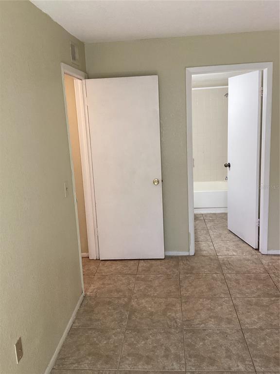 Building Photo - 14321 Hanging Moss Cir