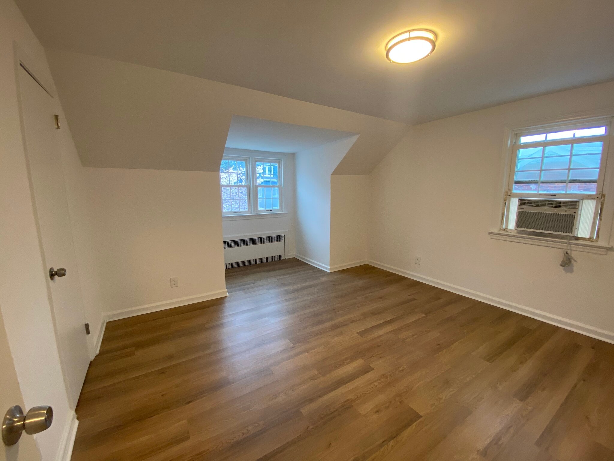 Master Bedroom - 212 Forest St
