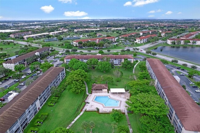 Building Photo - 800 SW 131st Ave