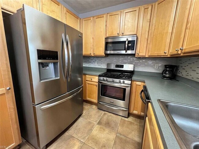Building Photo - 1812 Kempsville Crossing Ln