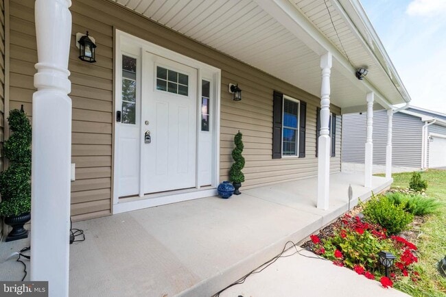 Building Photo - 342 Europa Way