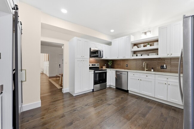 Building Photo - 321 W Columbia St