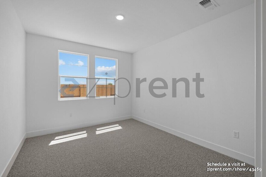 Building Photo - 328 Gold Coast Rd