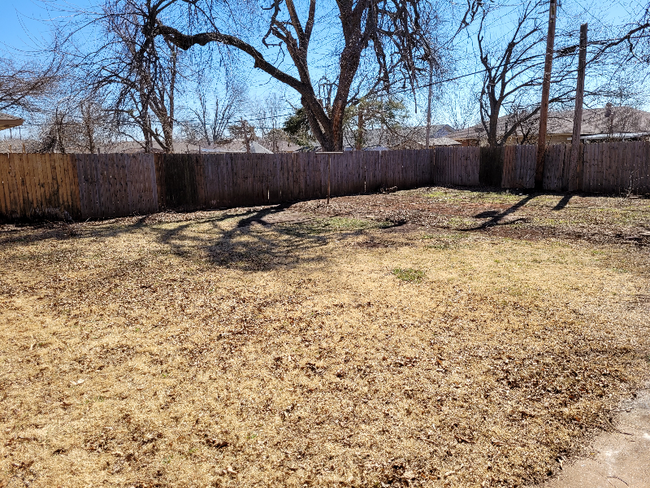 Building Photo - 116 W Glenhaven Dr