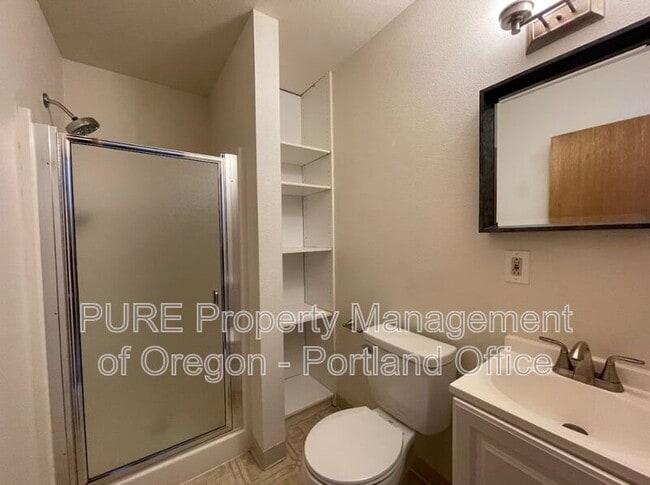 Building Photo - 5816 SW Huddleson St