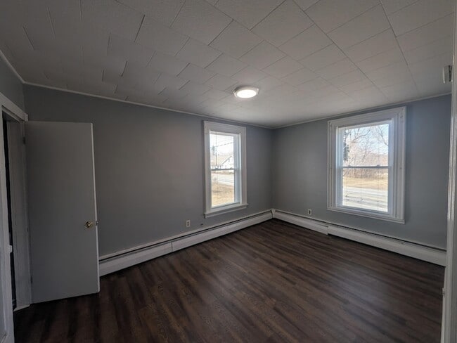 Building Photo - 31 Chestnut St