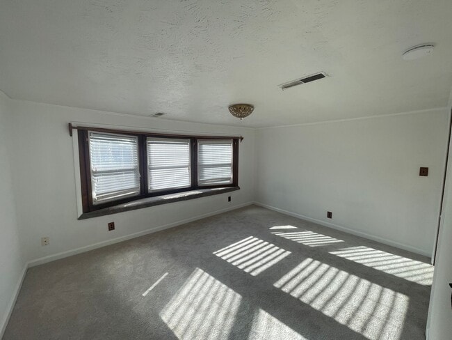 Building Photo - Easy location in Erwin