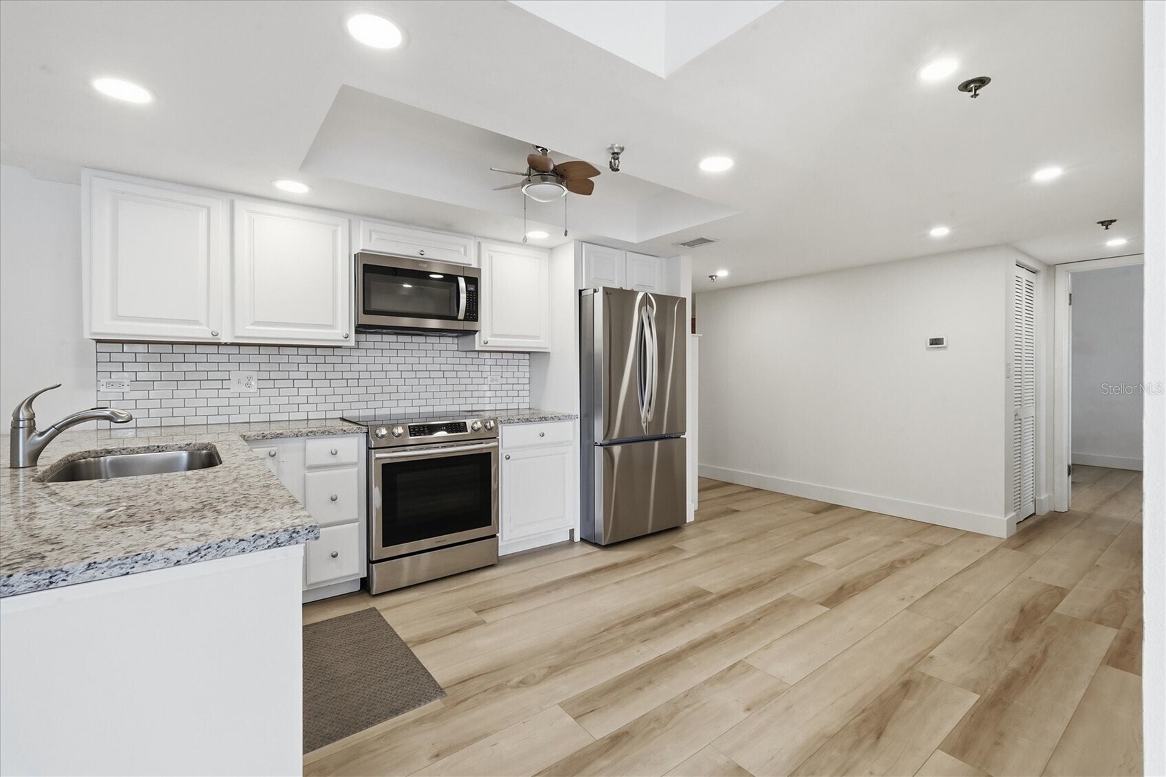 Building Photo - 7430 Sunshine Skyway Ln S