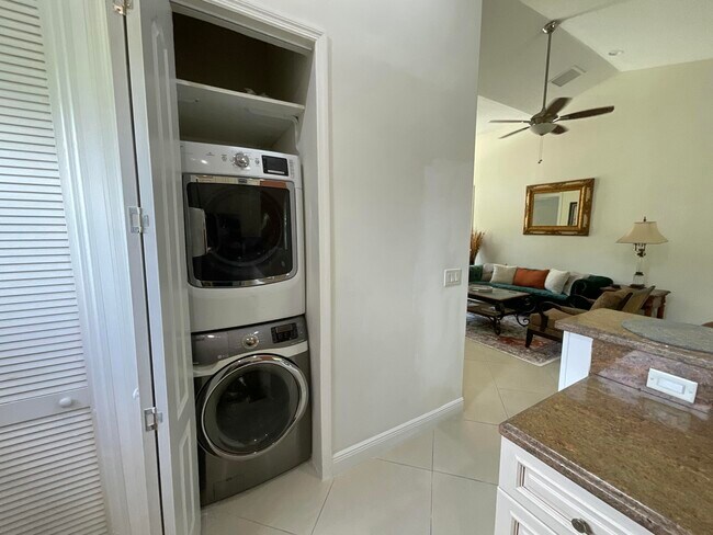 Building Photo - 12132 Quercus Ln