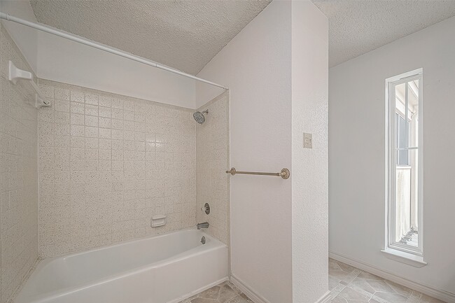 Building Photo - 1312 Ward Rd