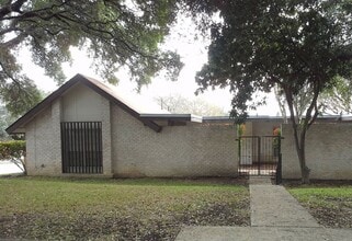 Building Photo - 4002 Glenrock Dr