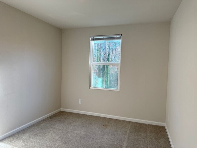 Building Photo - Modern 3-Bedroom Townhouse with Garage & Private Patio